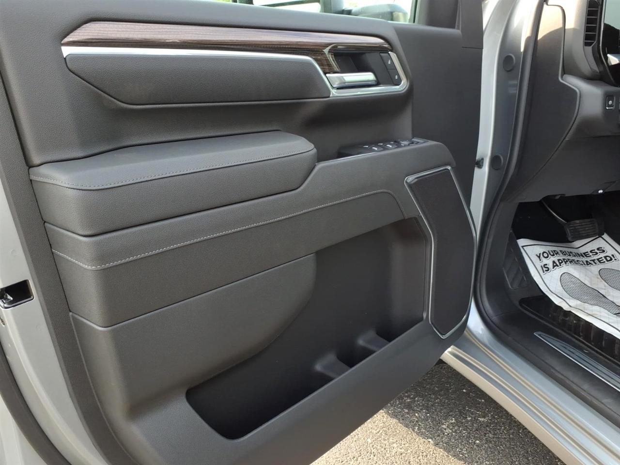 Chevrolet Silverado 2500HD 4WD Crew Cab 159" LT 2026