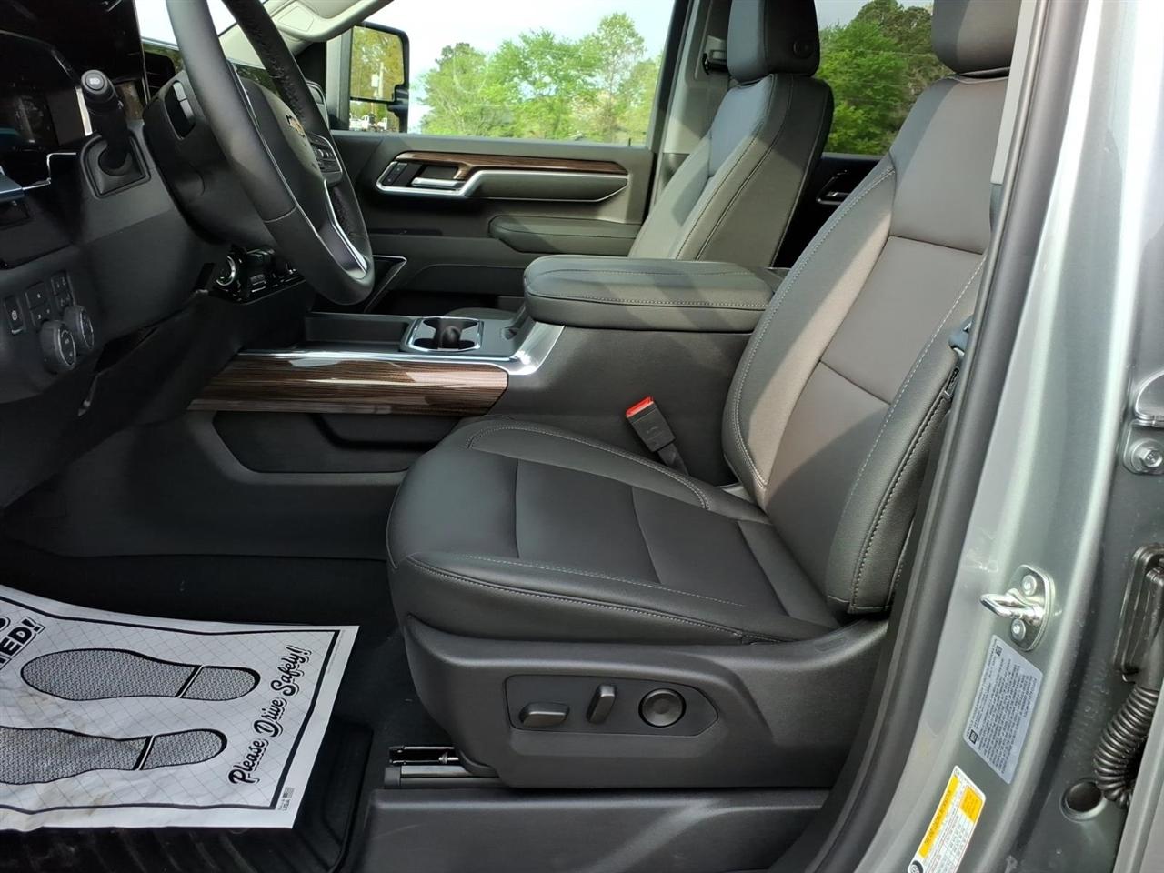 Chevrolet Silverado 2500HD 4WD Crew Cab 159" LT 2026