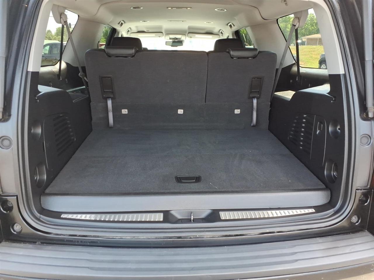 Chevrolet Suburban 2WD 4dr LT 2020