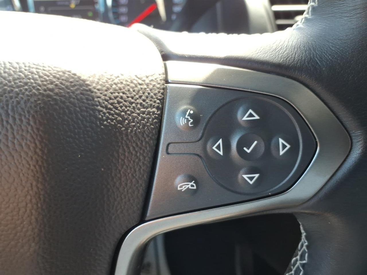 Chevrolet Suburban 2WD 4dr LT 2020
