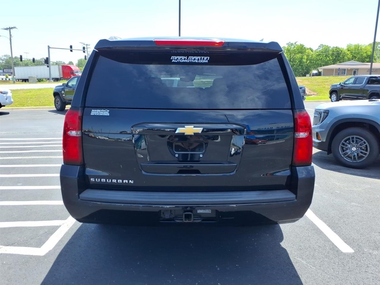 Chevrolet Suburban 2WD 4dr LT 2020