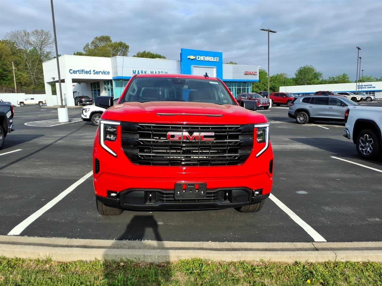 GMC Sierra 1500 4WD Crew Cab 147" Elevation w/3VL 2026