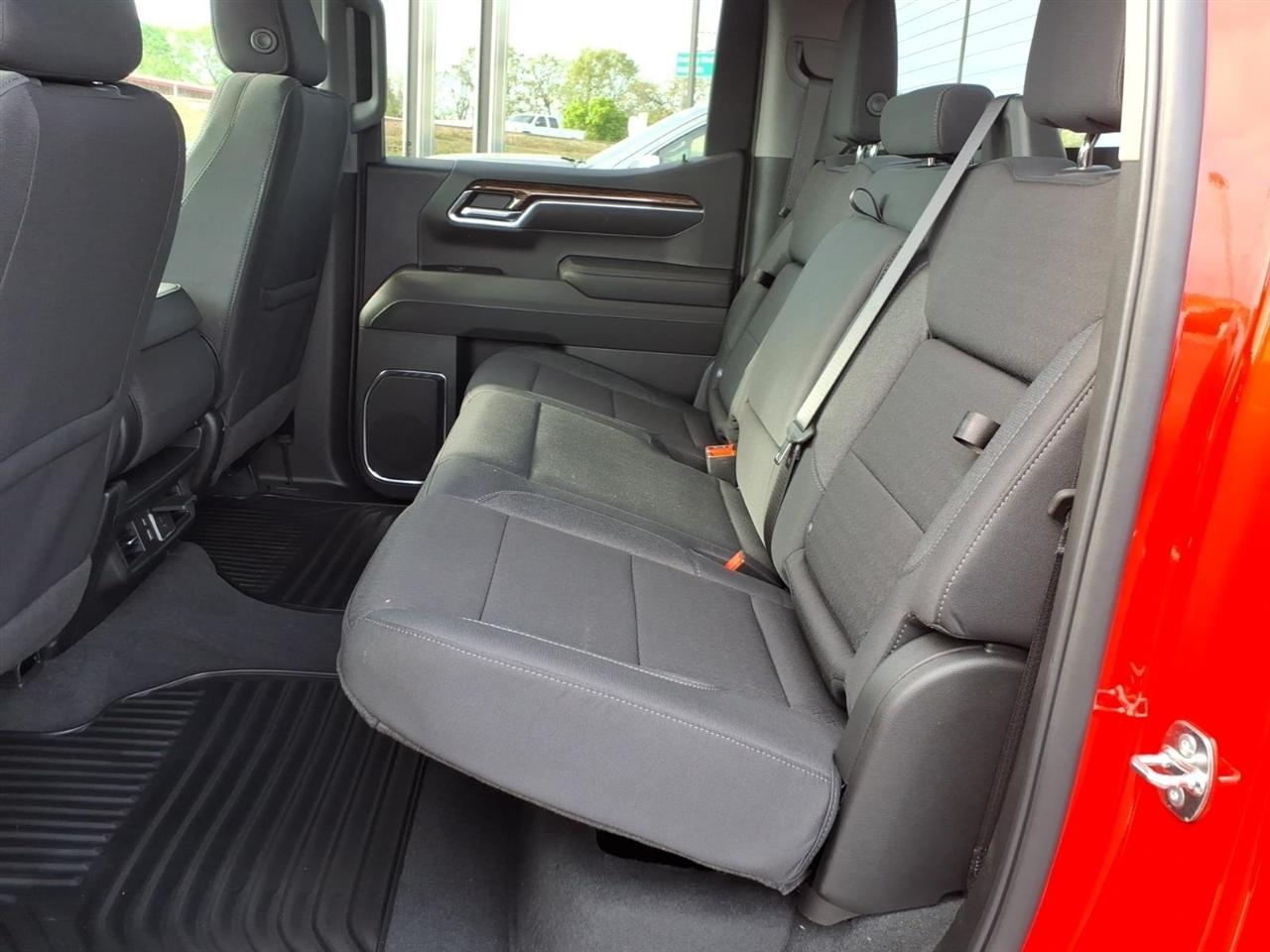 GMC Sierra 1500 4WD Crew Cab 147" Elevation w/3VL 2026