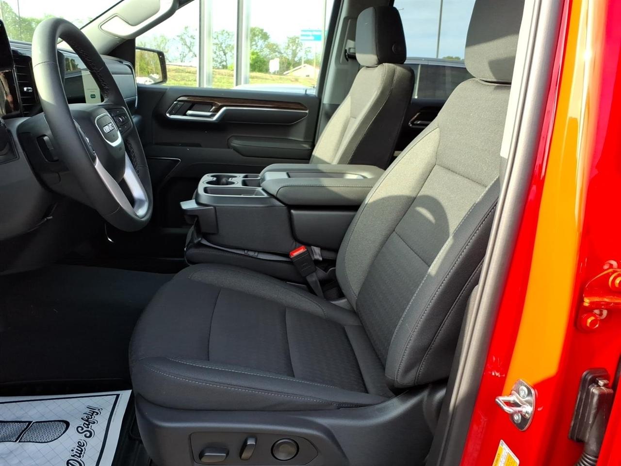 GMC Sierra 1500 4WD Crew Cab 147" Elevation w/3VL 2026