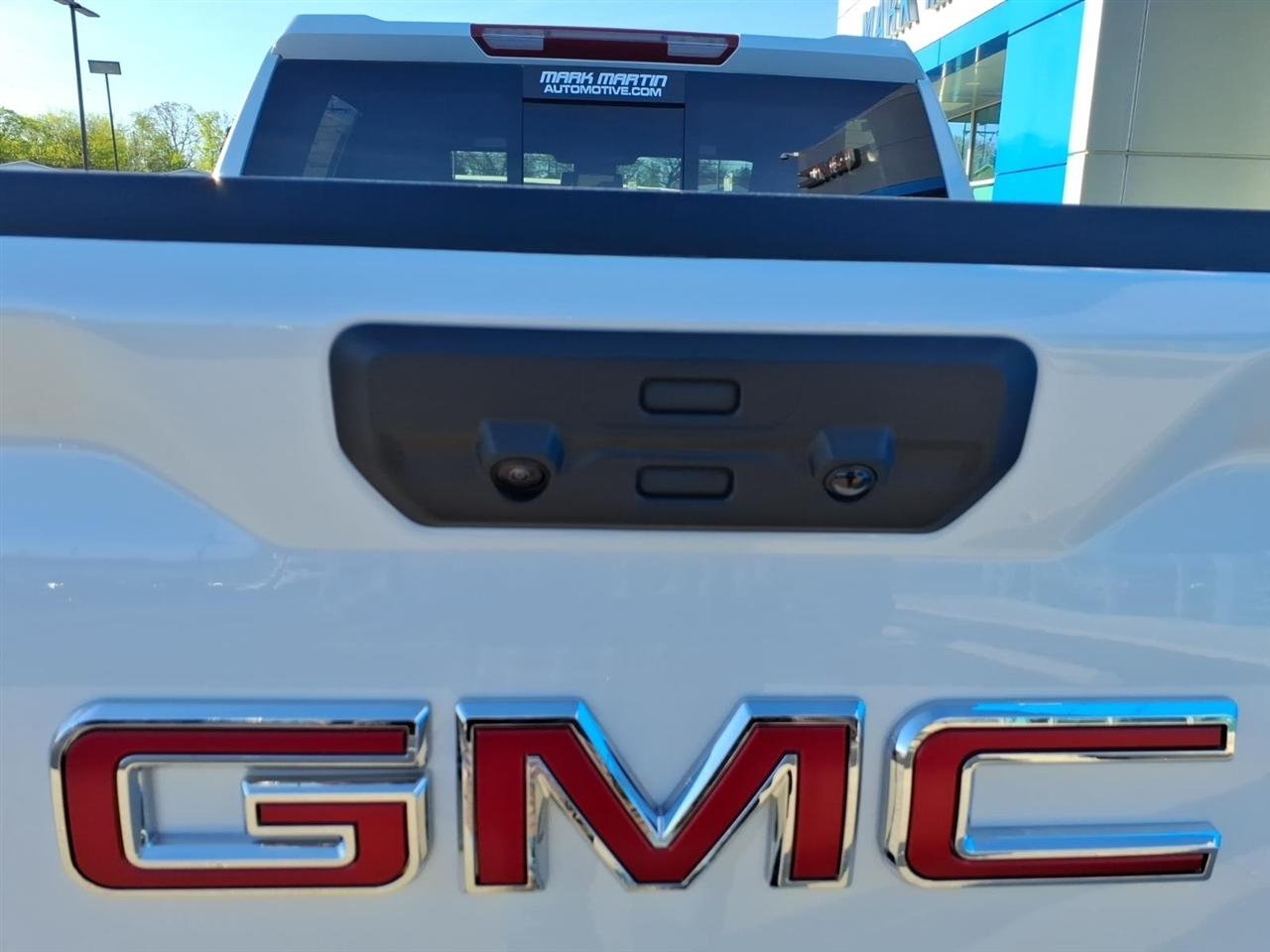 GMC Sierra 1500 4WD Crew Cab 147" SLT 2026