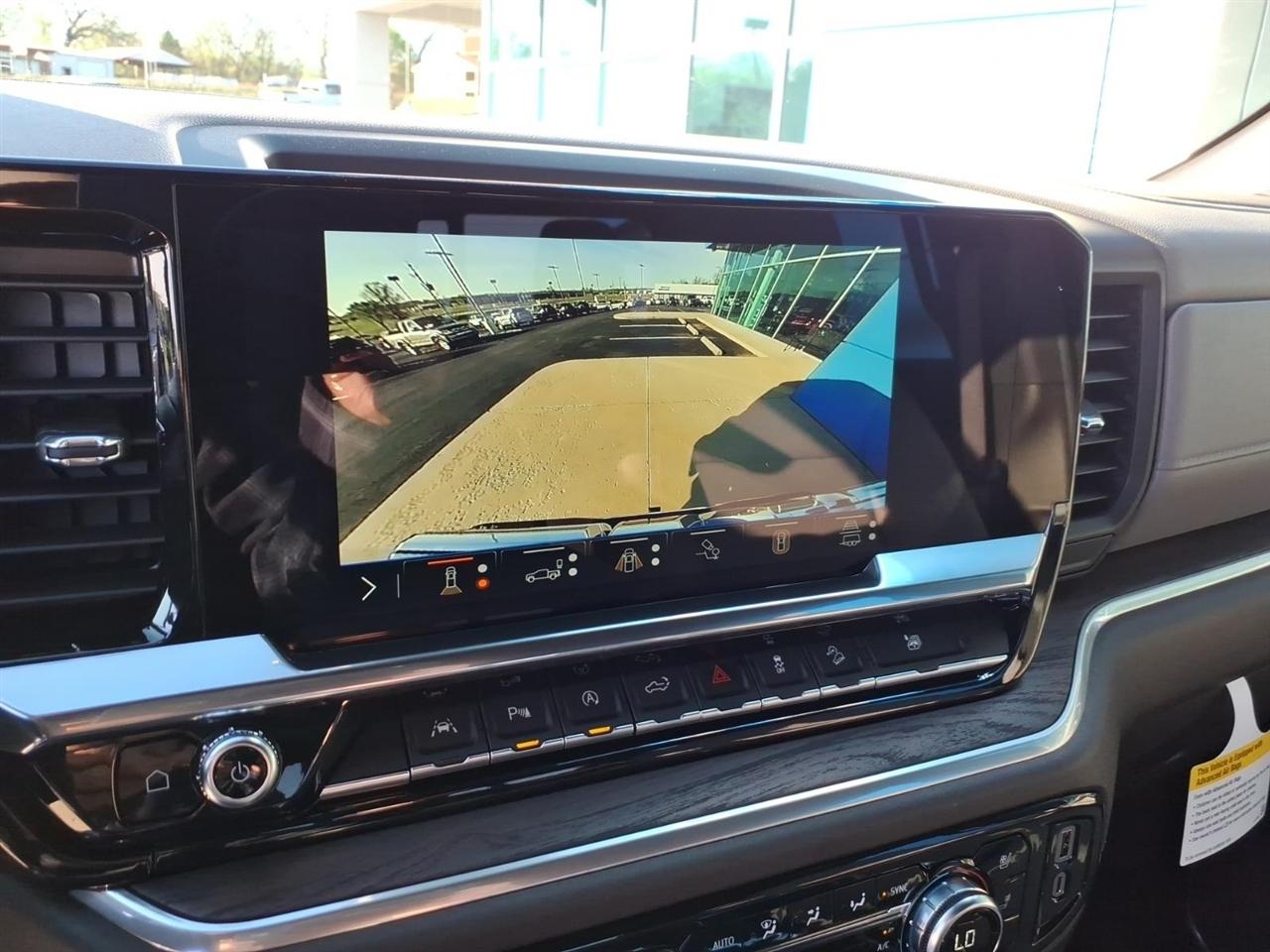 GMC Sierra 1500 4WD Crew Cab 147" SLT 2026