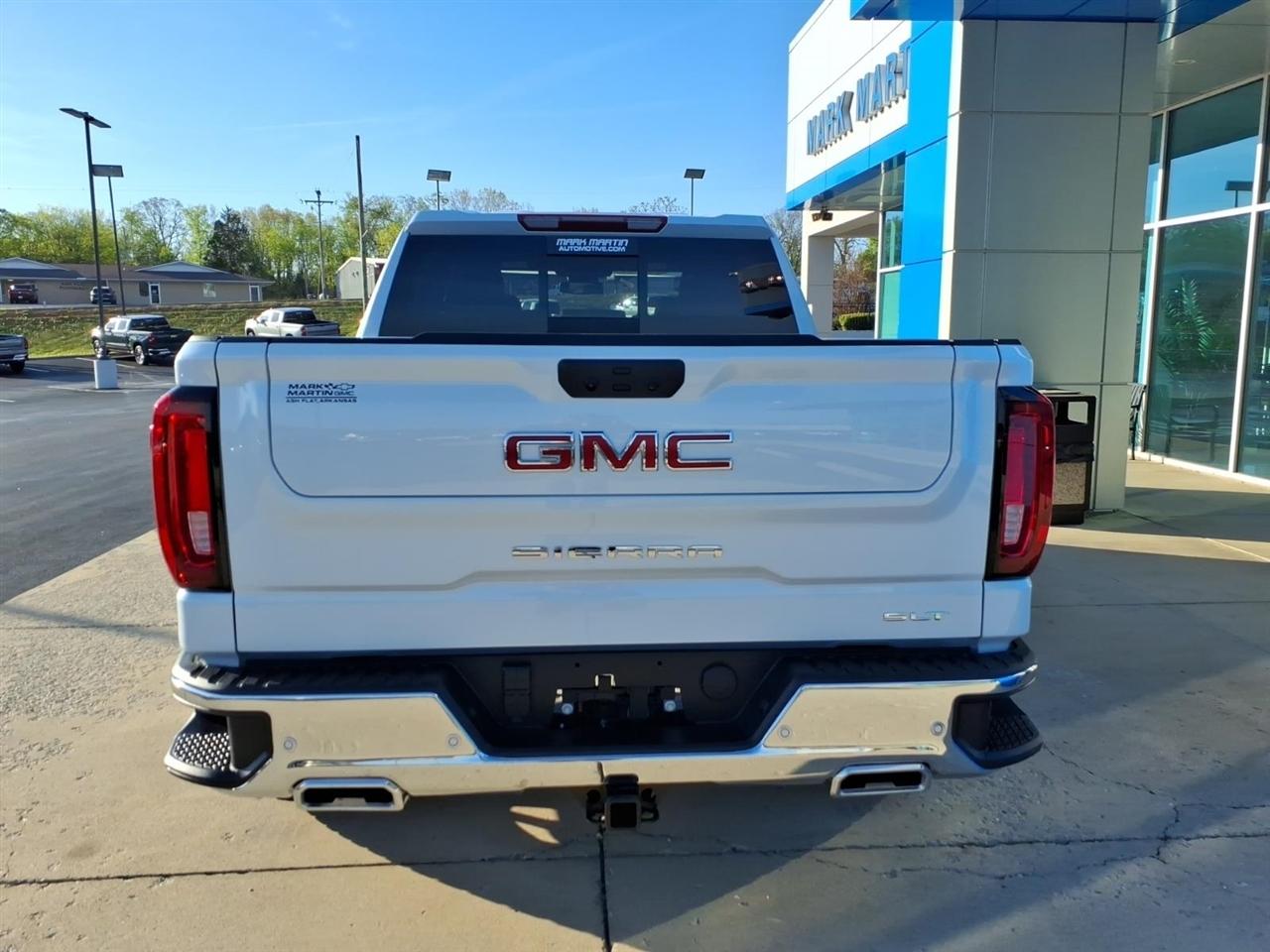 GMC Sierra 1500 4WD Crew Cab 147" SLT 2026
