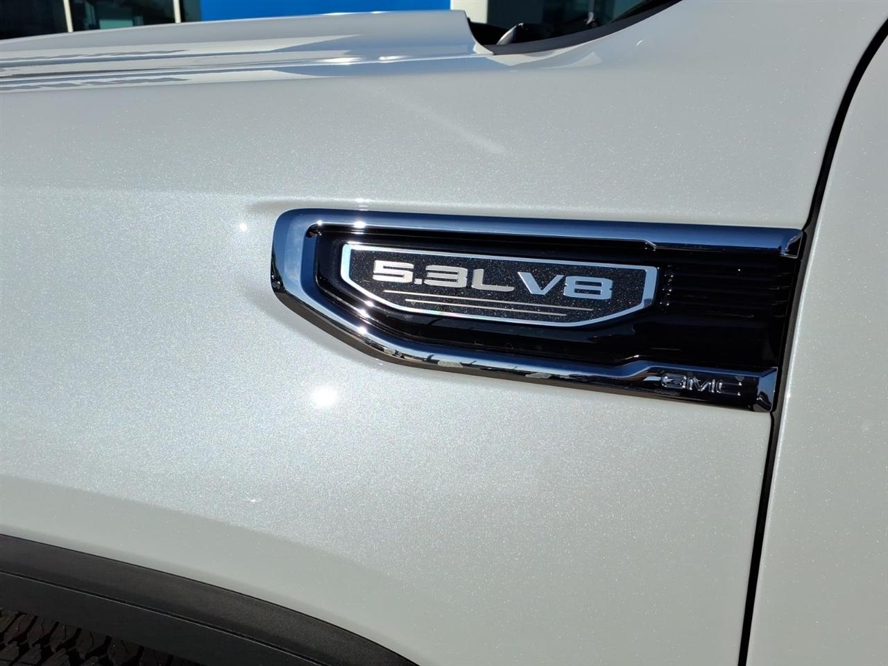 GMC Sierra 1500 4WD Crew Cab 147" SLT 2026