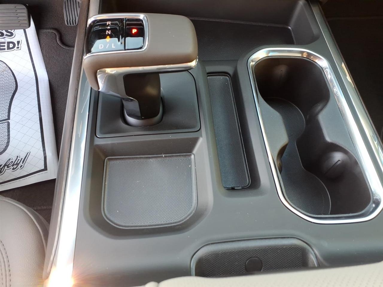 GMC Sierra 1500 4WD Crew Cab 147" SLT 2026