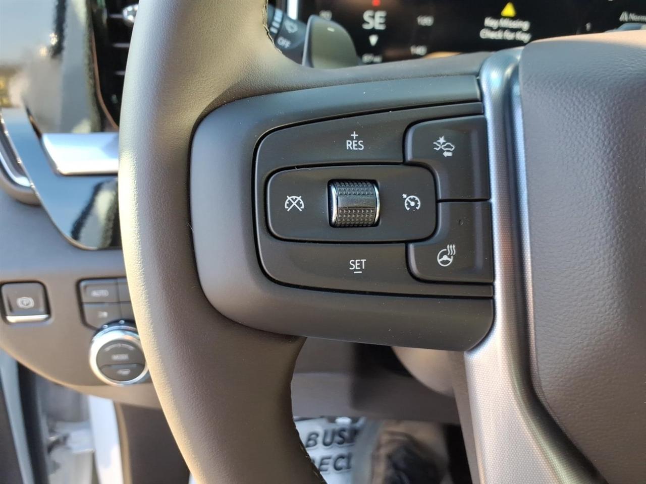 GMC Sierra 1500 4WD Crew Cab 147" SLT 2026