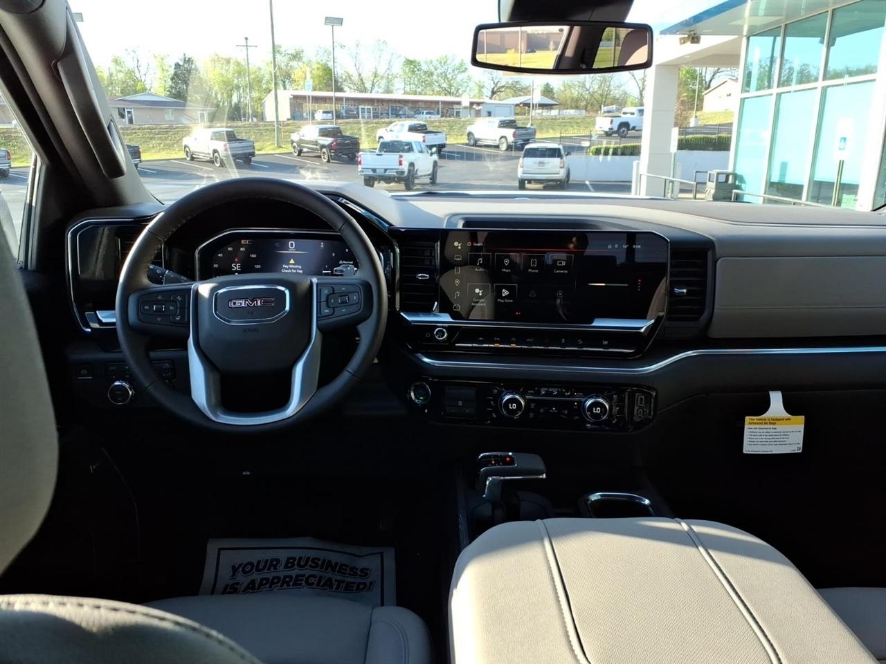 GMC Sierra 1500 4WD Crew Cab 147" SLT 2026