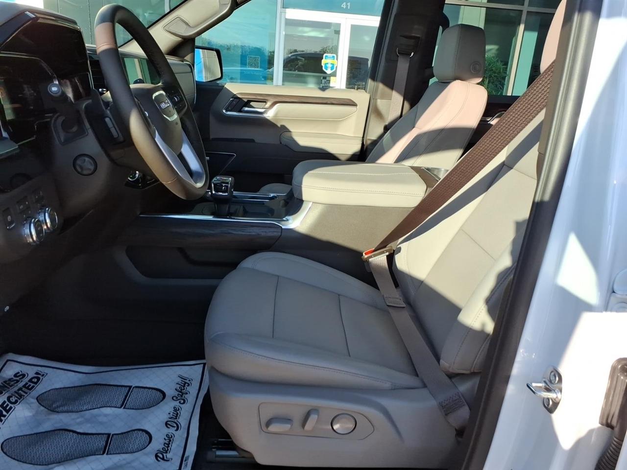 GMC Sierra 1500 4WD Crew Cab 147" SLT 2026