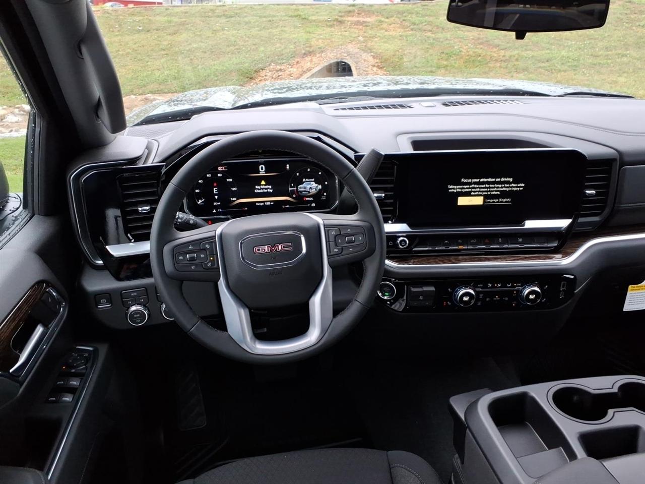 GMC Sierra 1500 4WD Crew Cab 147" SLE 2026