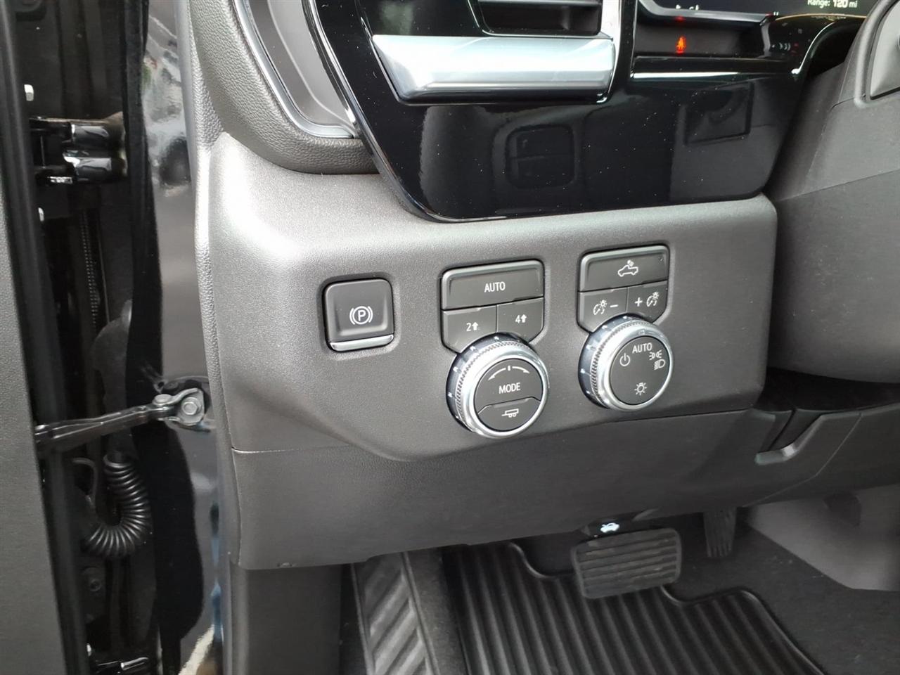 GMC Sierra 1500 4WD Crew Cab 147" SLE 2026