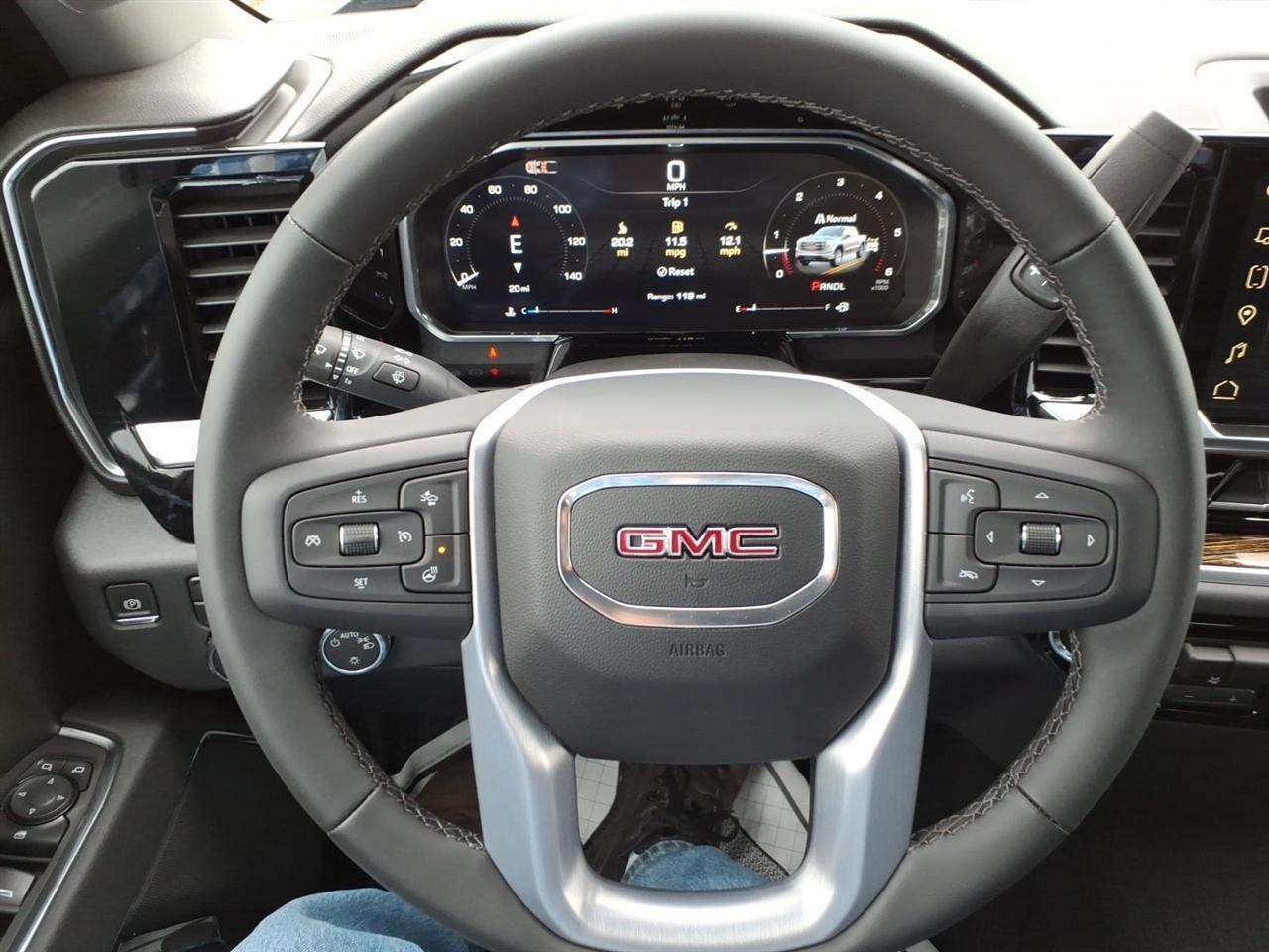 GMC Sierra 1500 4WD Crew Cab 147" SLE 2026