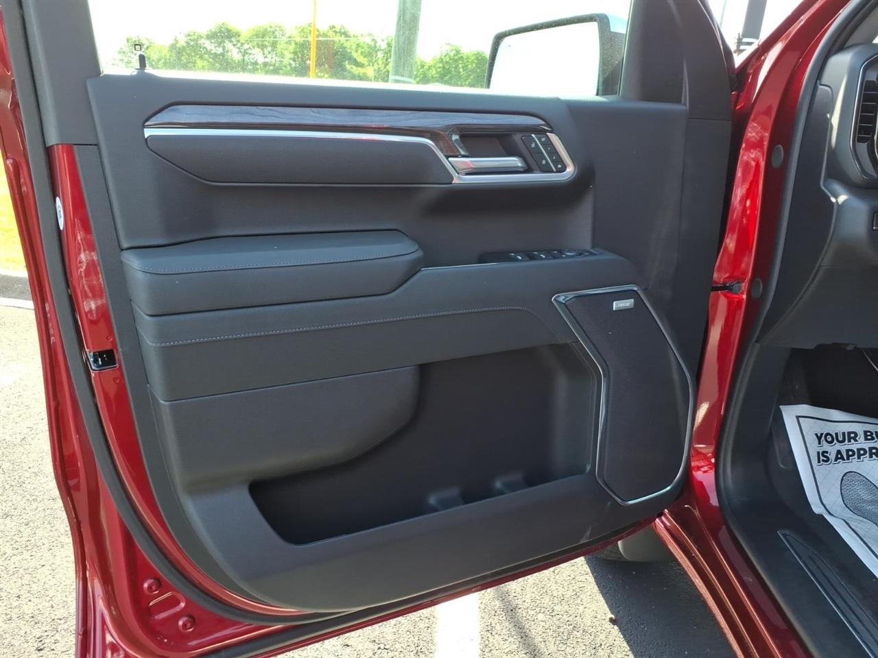 Chevrolet Silverado 1500 4WD Crew Cab 147" LTZ 2026