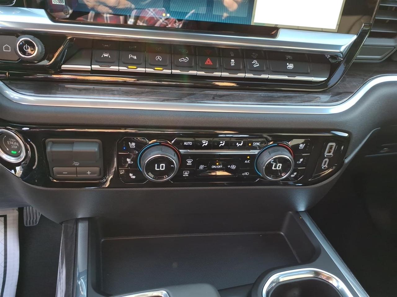 Chevrolet Silverado 1500 4WD Crew Cab 147" LTZ 2026