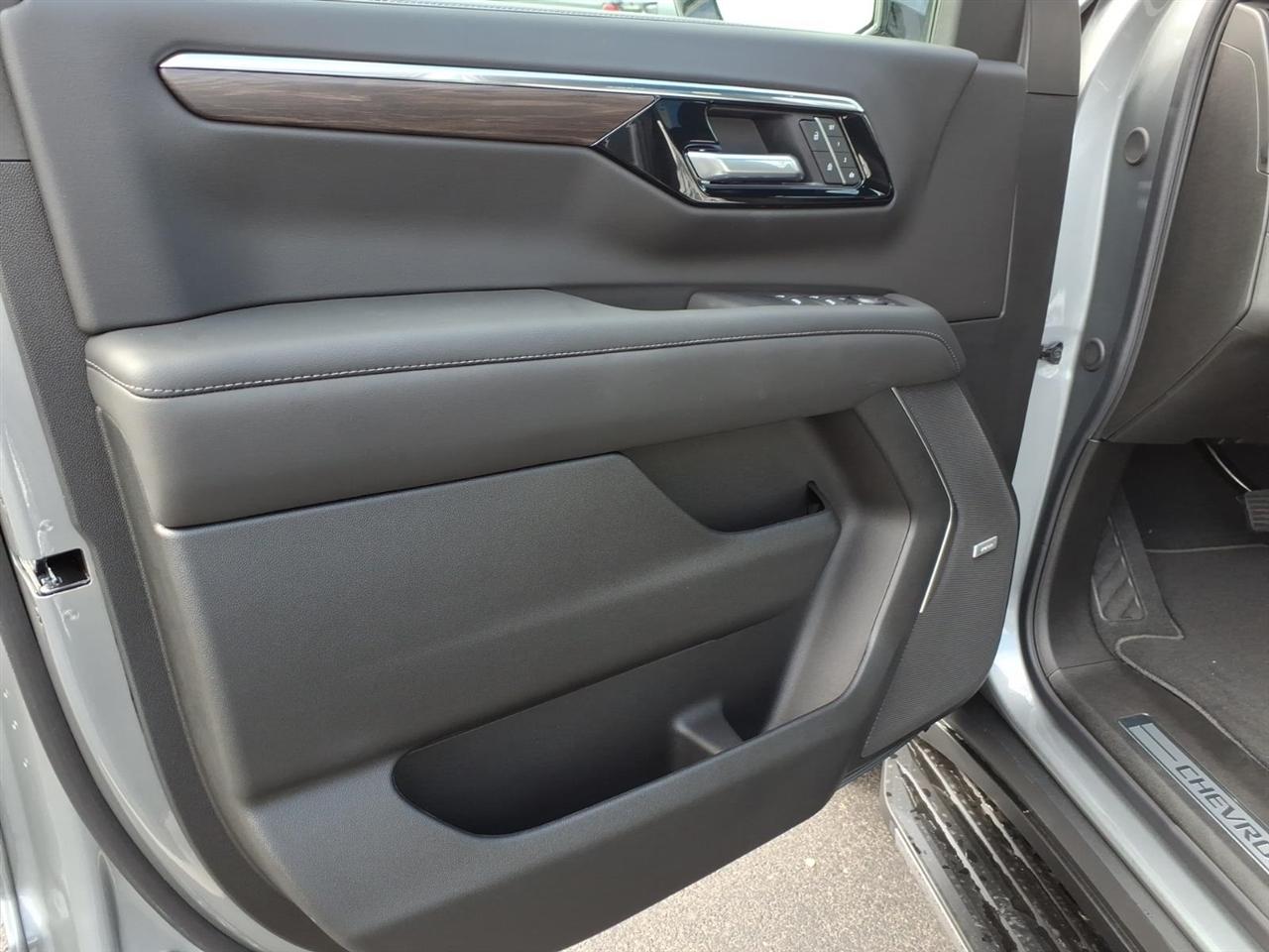 Chevrolet Tahoe 4WD 4dr LT 2026
