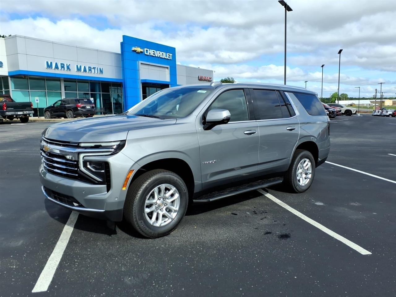 Chevrolet Tahoe 4WD 4dr LT 2026