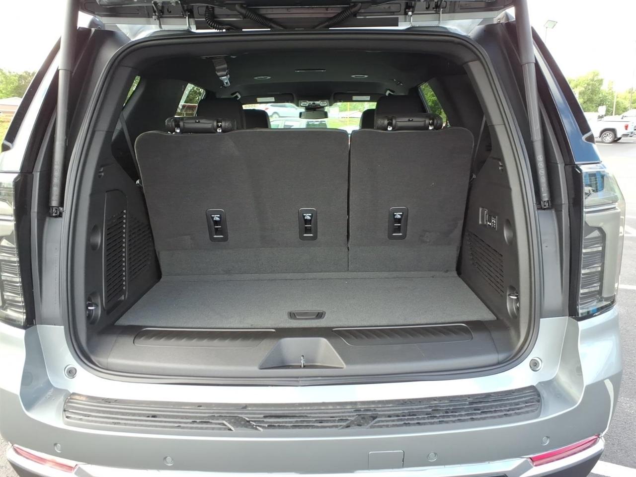 Chevrolet Tahoe 4WD 4dr LT 2026
