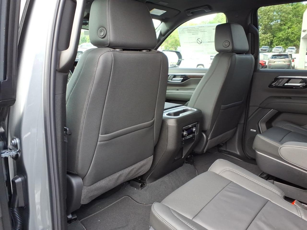 Chevrolet Tahoe 4WD 4dr LT 2026