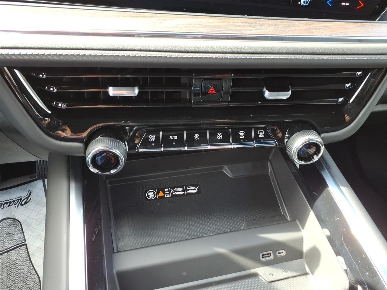 Chevrolet Tahoe 4WD 4dr LT 2026