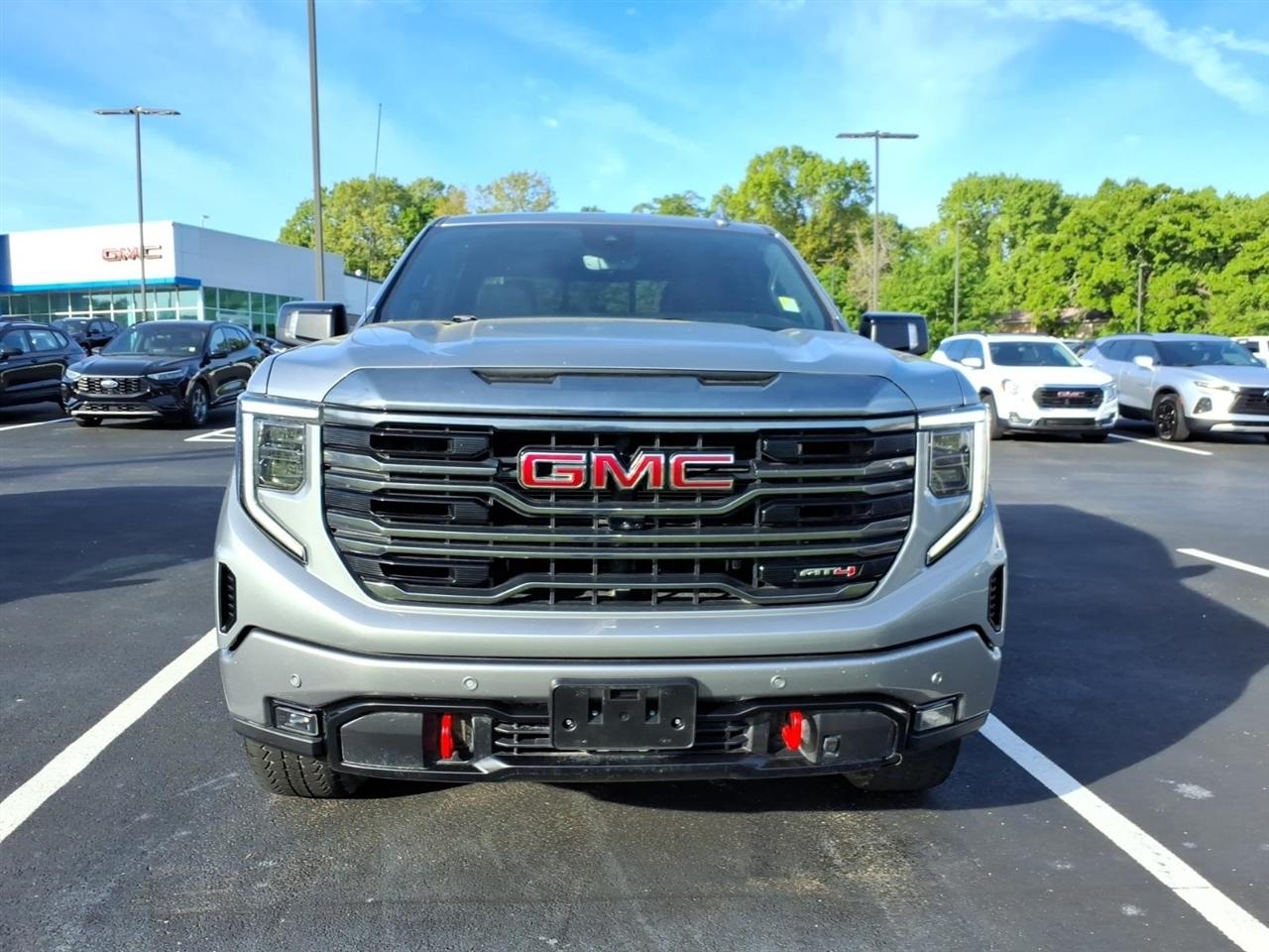 GMC Sierra 1500 4WD Crew Cab 147" AT4 2024