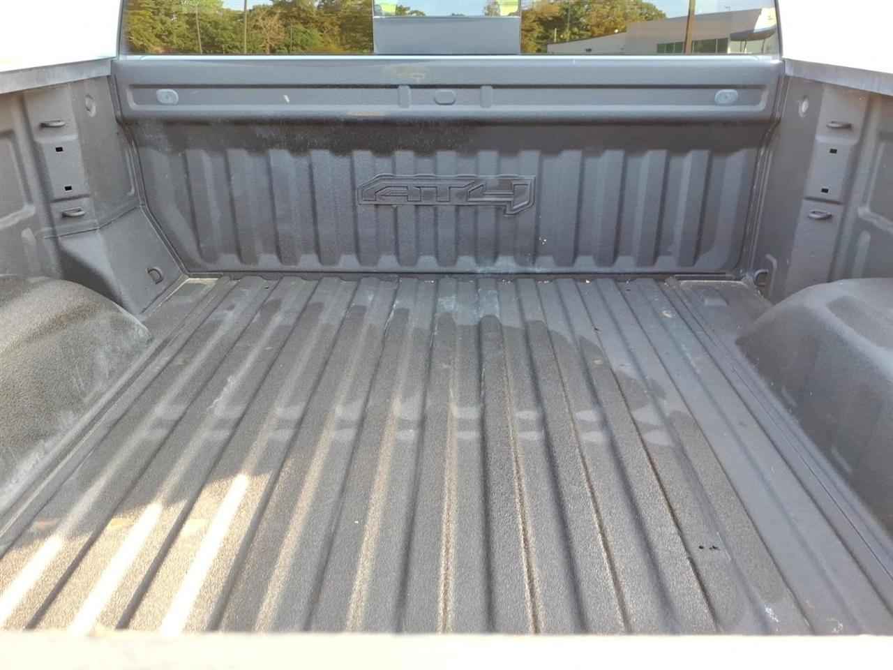 GMC Sierra 1500 4WD Crew Cab 147" AT4 2024