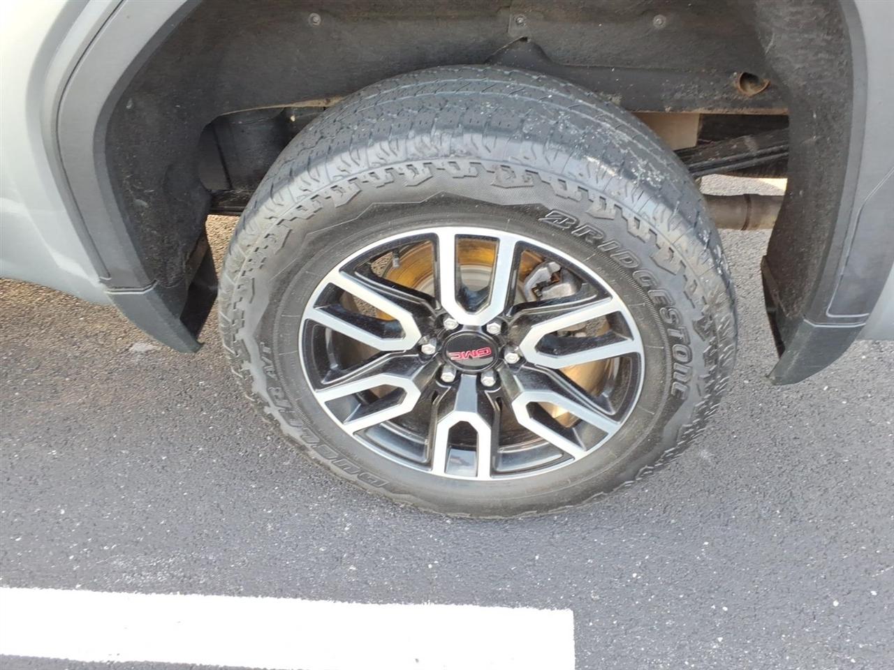 GMC Sierra 1500 4WD Crew Cab 147" AT4 2024