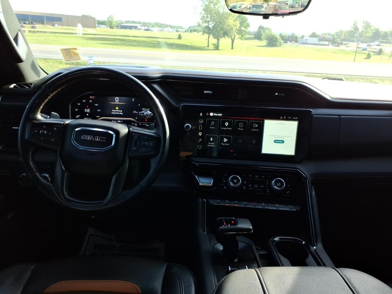 GMC Sierra 1500 4WD Crew Cab 147" AT4 2024