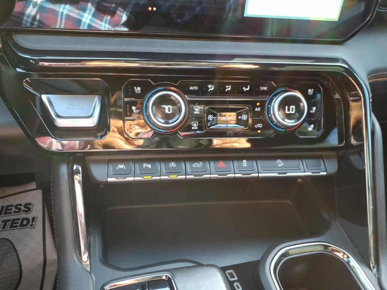 GMC Sierra 1500 4WD Crew Cab 147" AT4 2024