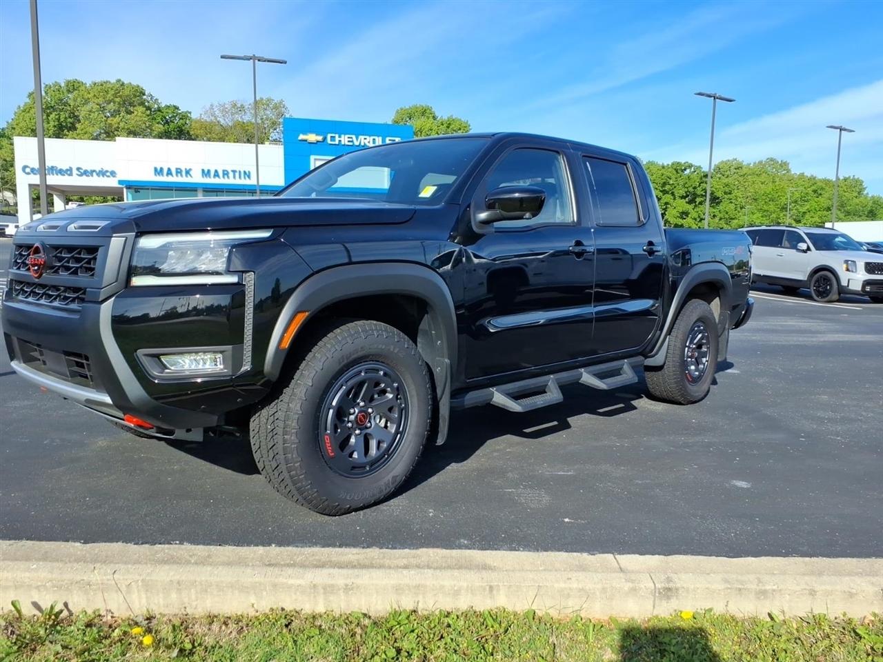 Nissan Frontier Crew Cab 4x4 PRO-4X 2026