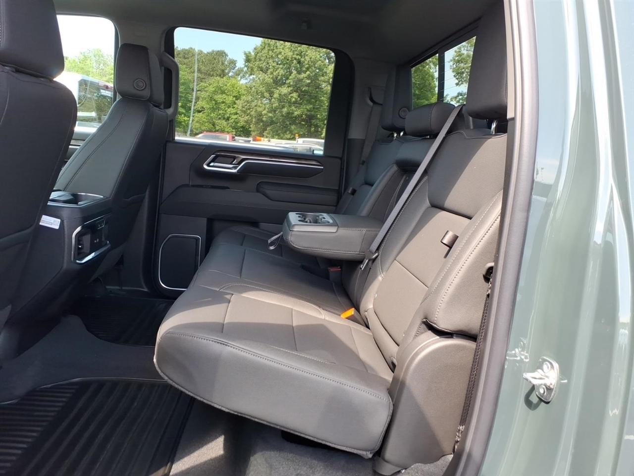 Chevrolet Silverado 2500HD 4WD Crew Cab 159" LTZ 2026