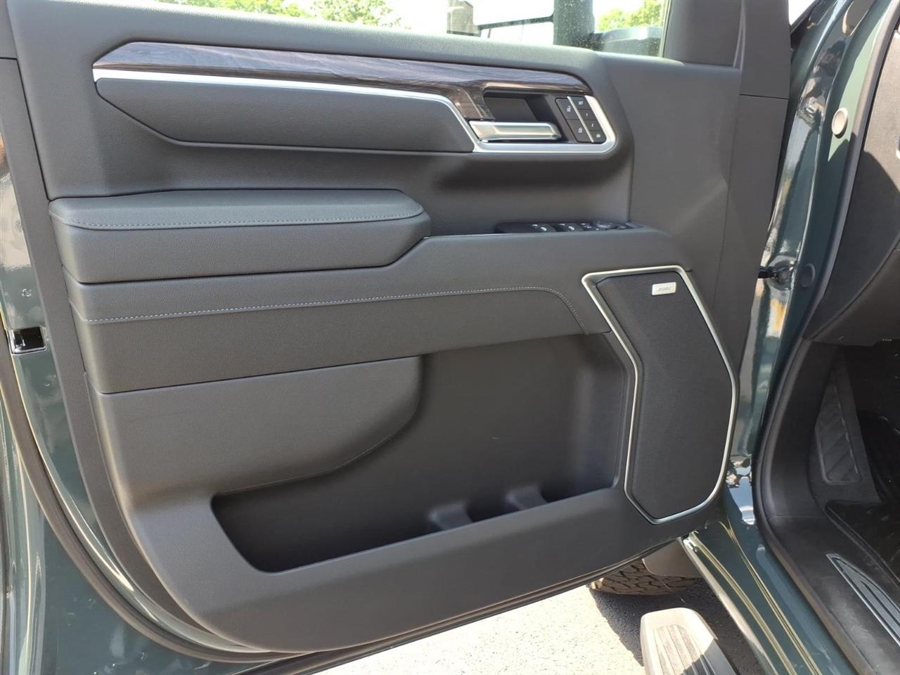 Chevrolet Silverado 2500HD 4WD Crew Cab 159" LTZ 2026