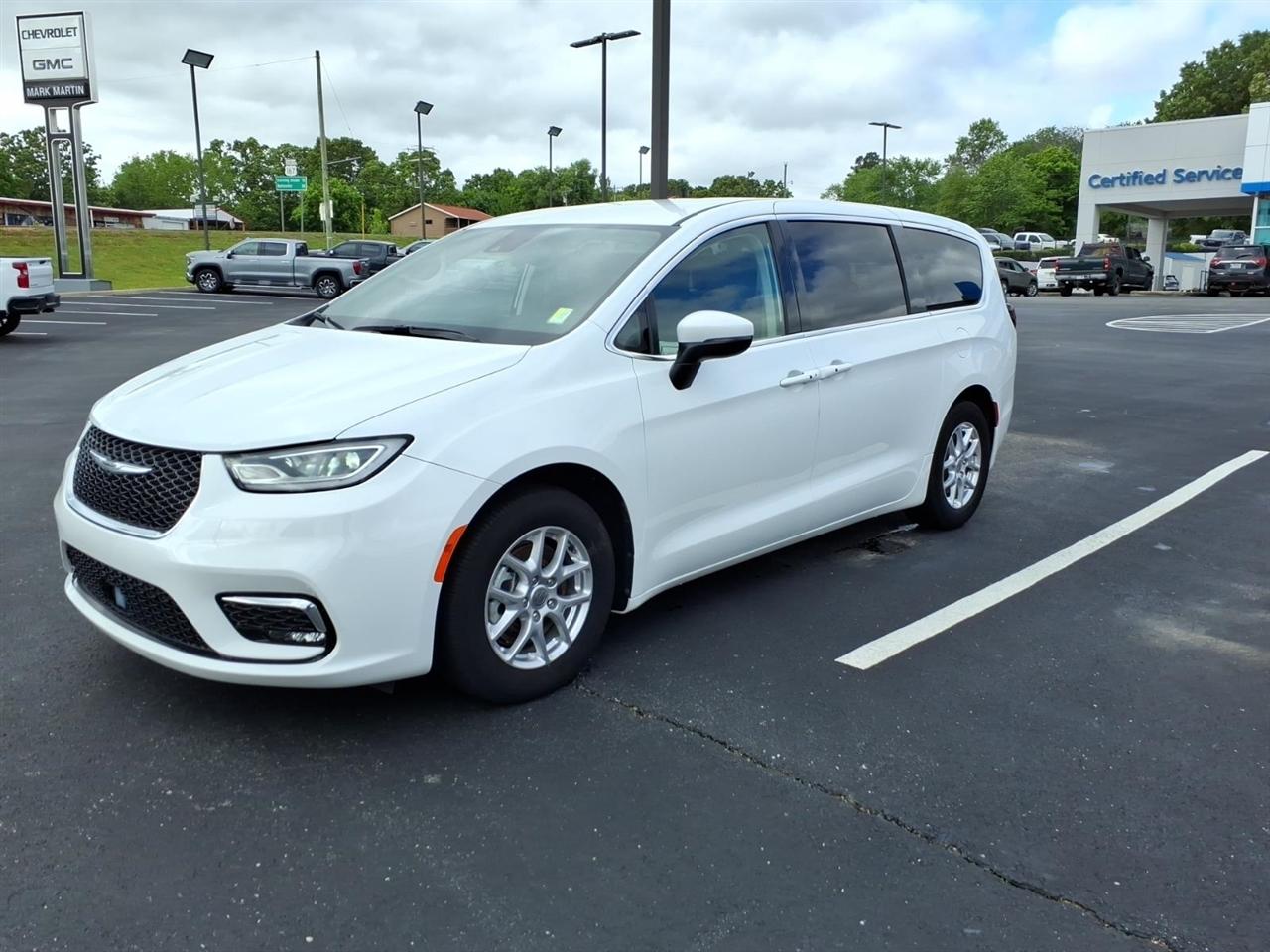 Chrysler Pacifica Touring L FWD 2023
