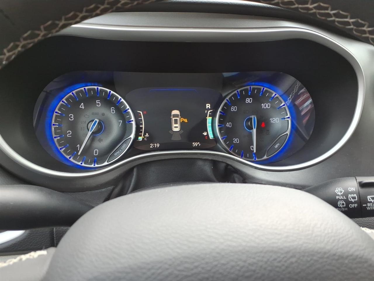 Chrysler Pacifica Touring L FWD 2023