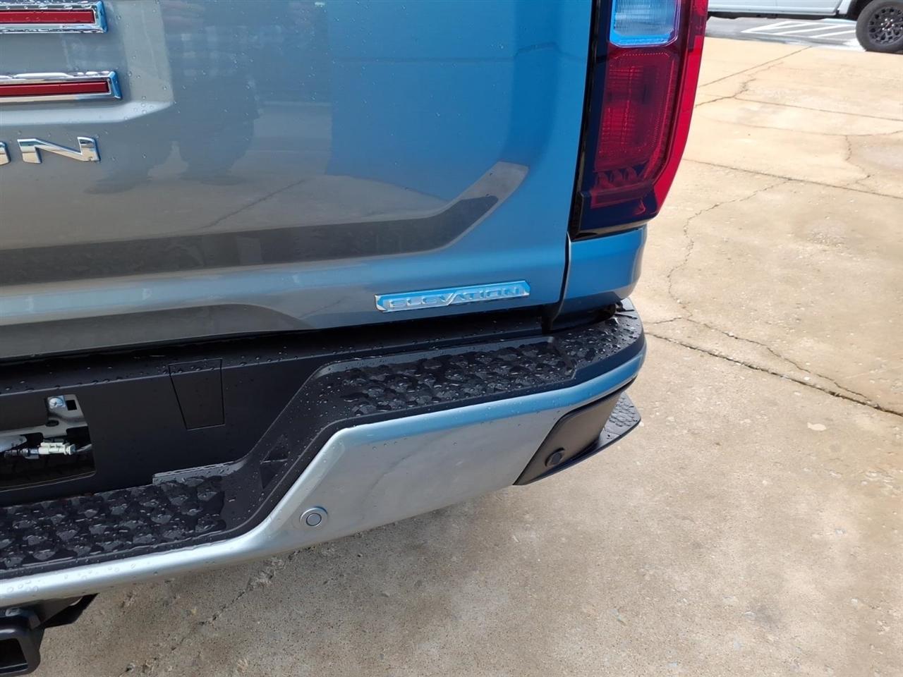 GMC Canyon 2WD Crew Cab Elevation 2026