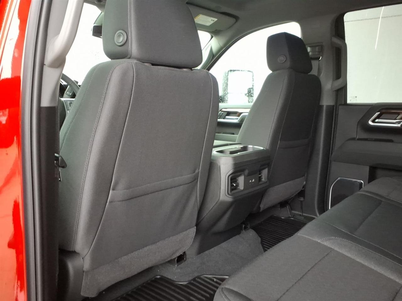Chevrolet Silverado 2500HD 4WD Crew Cab 159" LT 2026