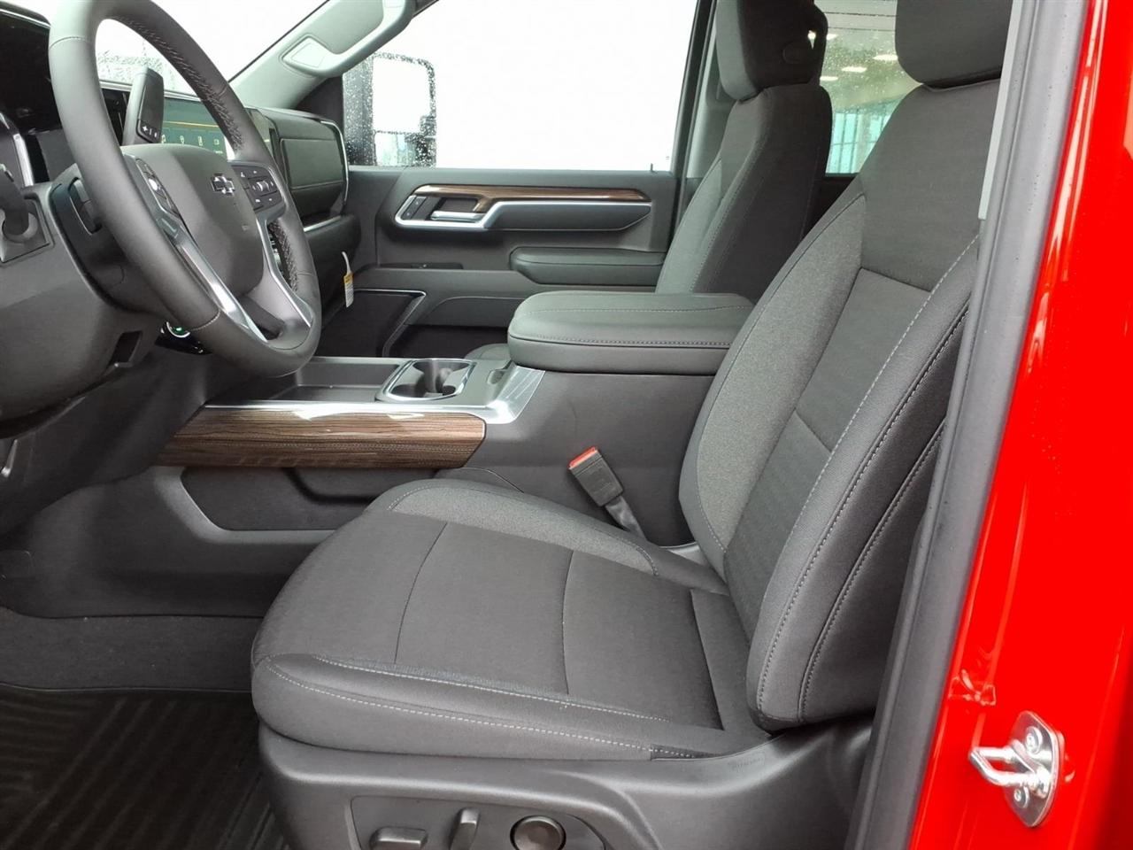Chevrolet Silverado 2500HD 4WD Crew Cab 159" LT 2026