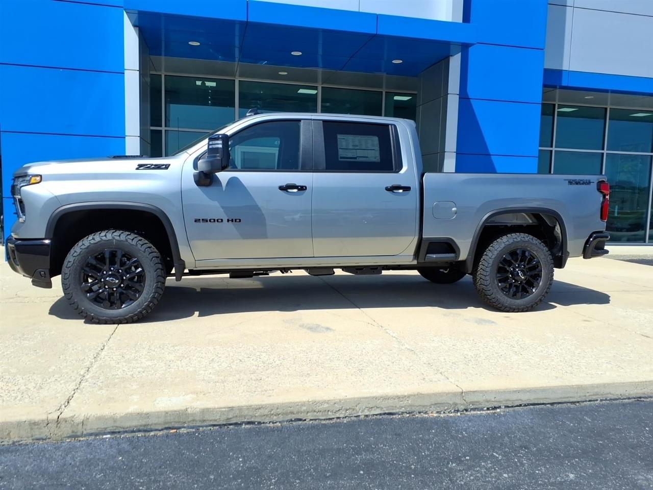 Chevrolet Silverado 2500HD 4WD Crew Cab 159" LT 2026