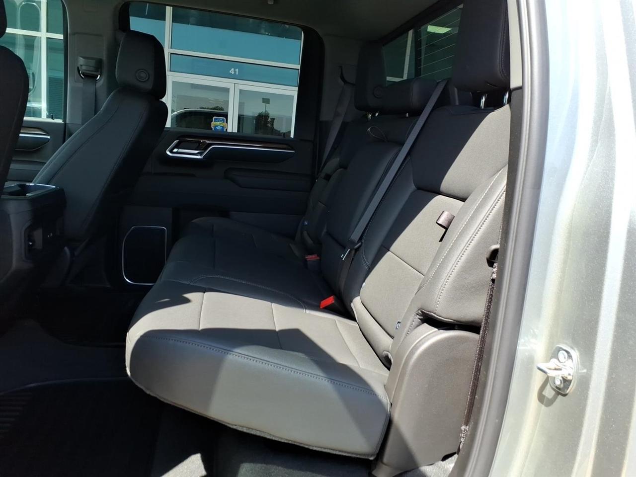 Chevrolet Silverado 2500HD 4WD Crew Cab 159" LT 2026