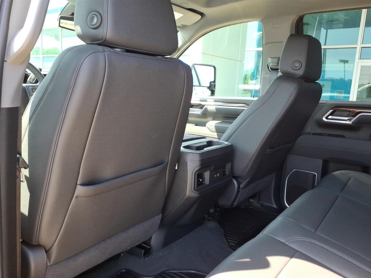 Chevrolet Silverado 2500HD 4WD Crew Cab 159" LT 2026