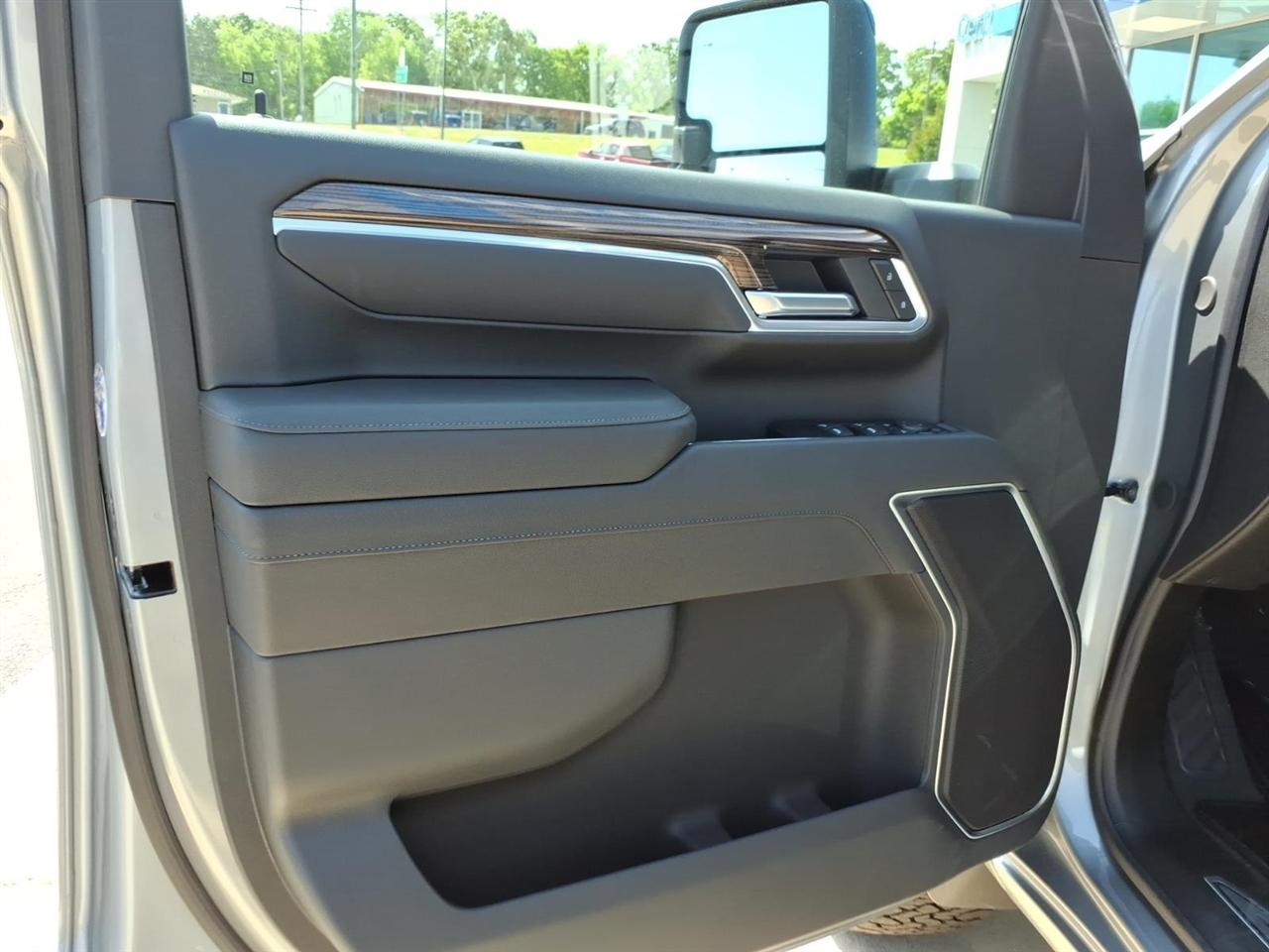 Chevrolet Silverado 2500HD 4WD Crew Cab 159" LT 2026