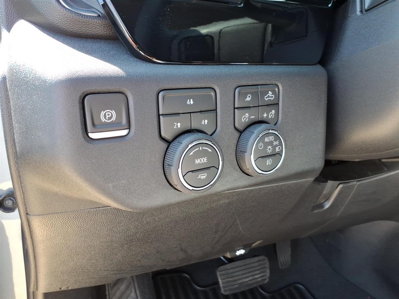 Chevrolet Silverado 2500HD 4WD Crew Cab 159" LT 2026