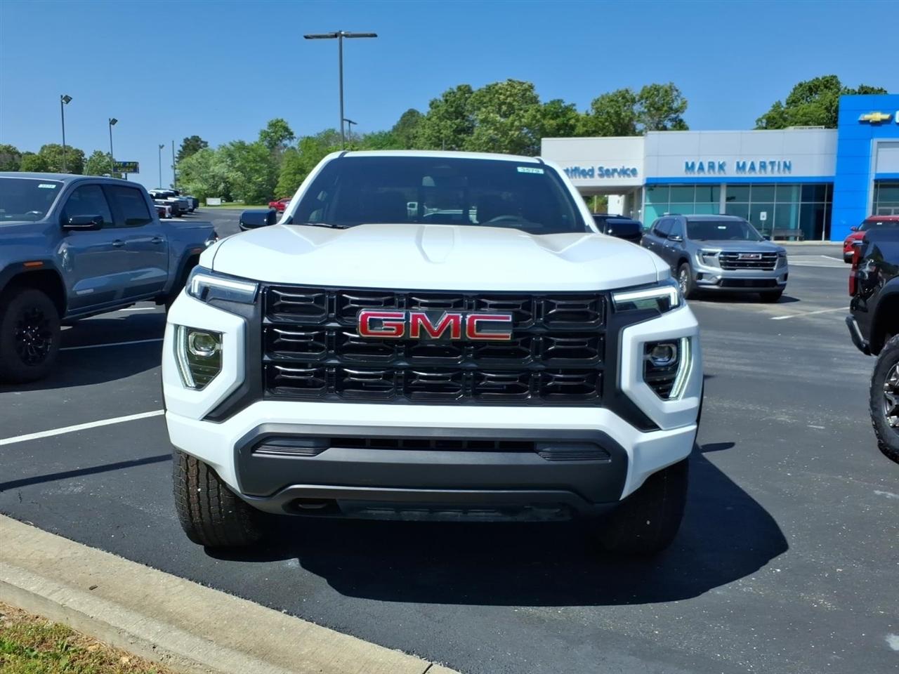 GMC Canyon 2WD Crew Cab Elevation 2026