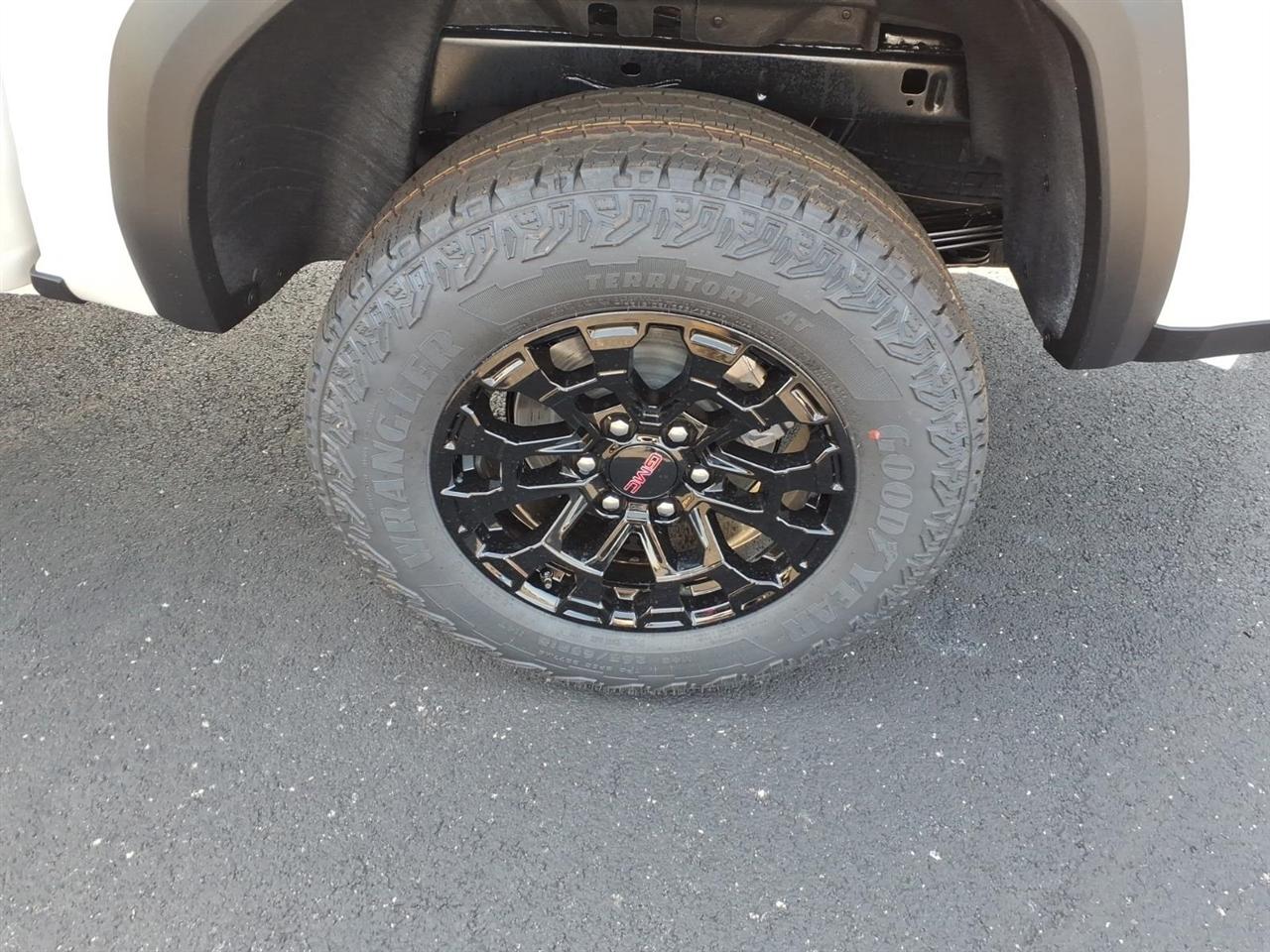 GMC Canyon 2WD Crew Cab Elevation 2026