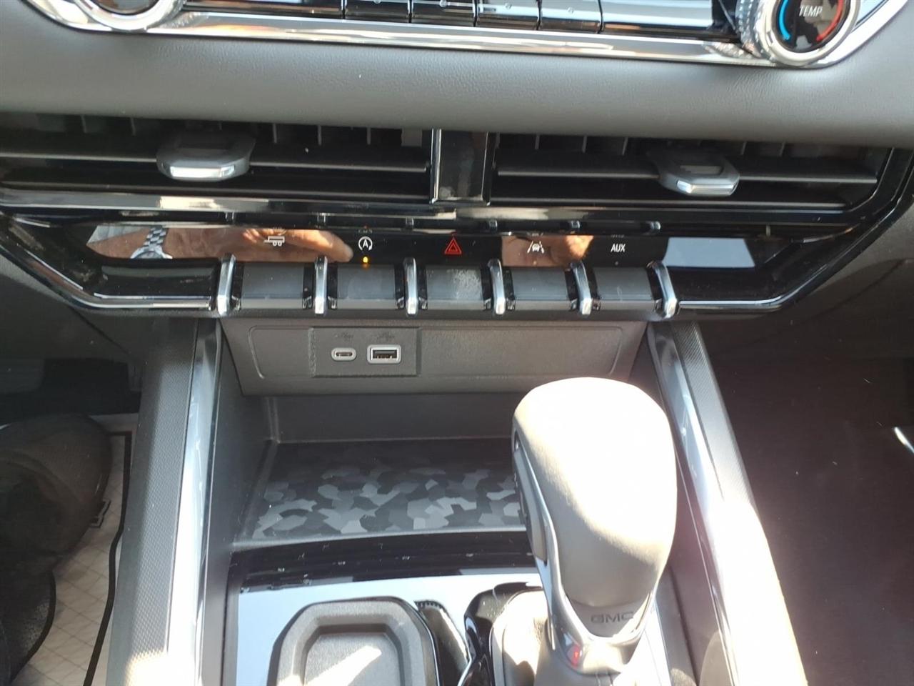 GMC Canyon 2WD Crew Cab Elevation 2026