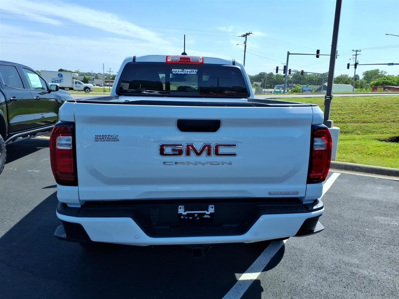 GMC Canyon 2WD Crew Cab Elevation 2026