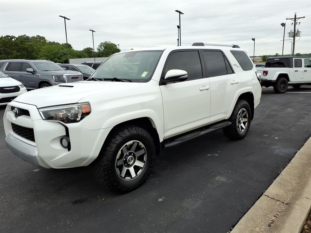 Toyota 4Runner TRD Off Road Premium 4WD (Natl) 2018