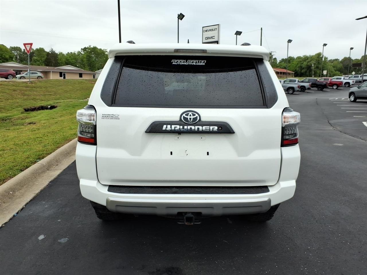 Toyota 4Runner TRD Off Road Premium 4WD (Natl) 2018